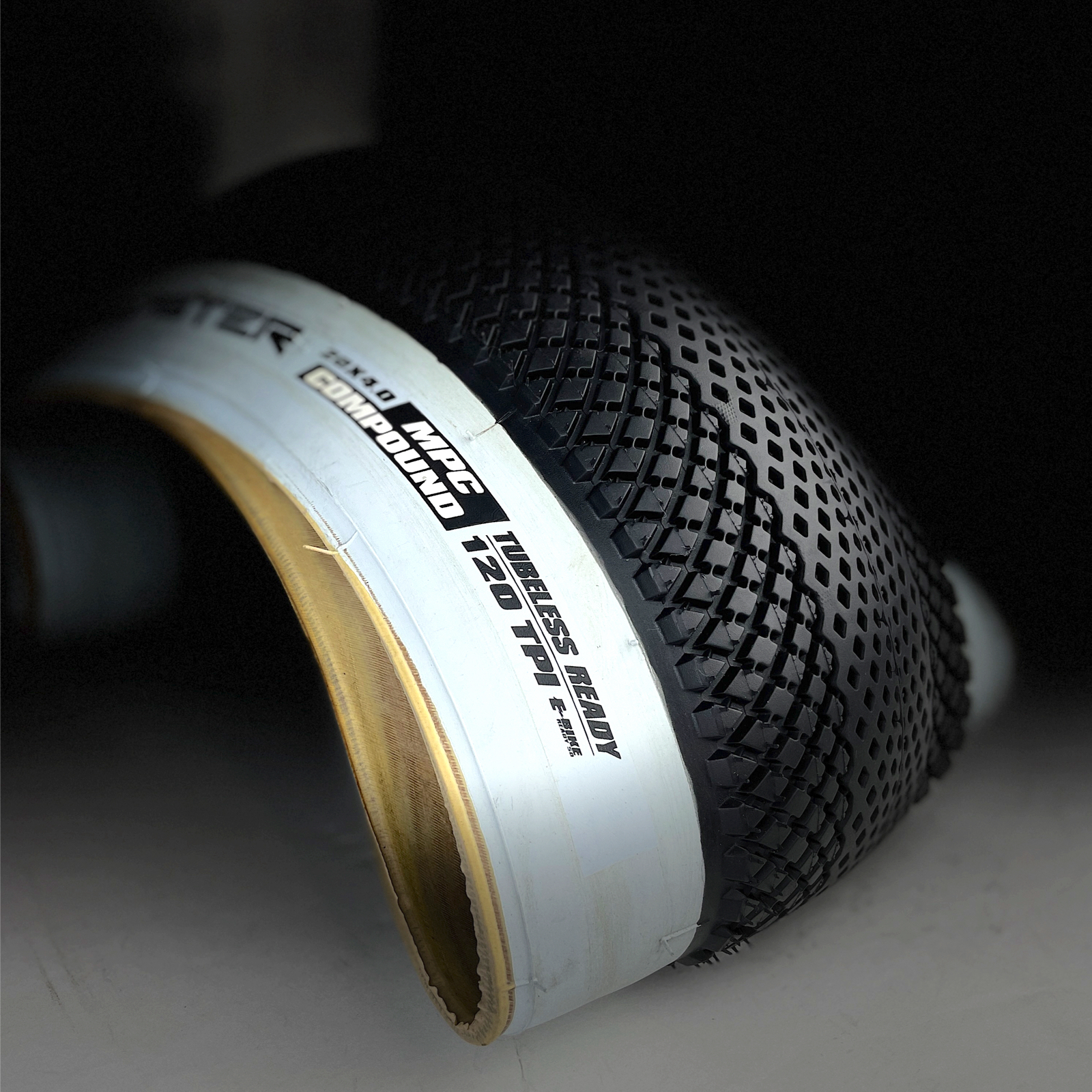 Vee Tire 20x4.0 White Wall Bike Tire Speedster E-Bike 50 Multi